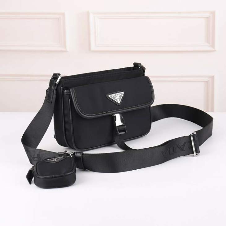 Picture of Prada Mens Bags _SKUfw221567092fw
